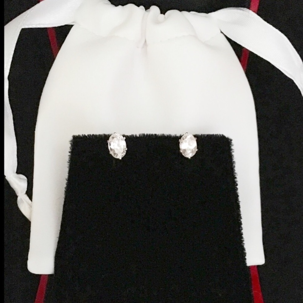 Sterling Silver & Swarovski Oval Stud Earrings 💎